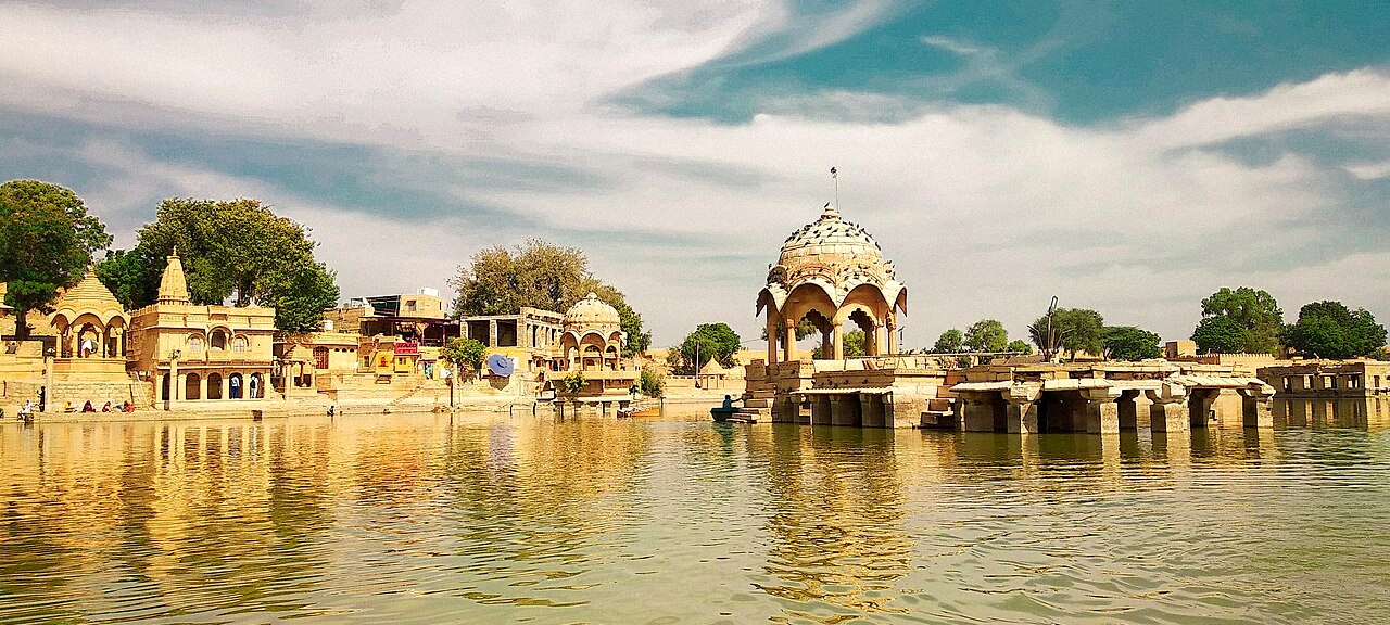 Gadisar Lake