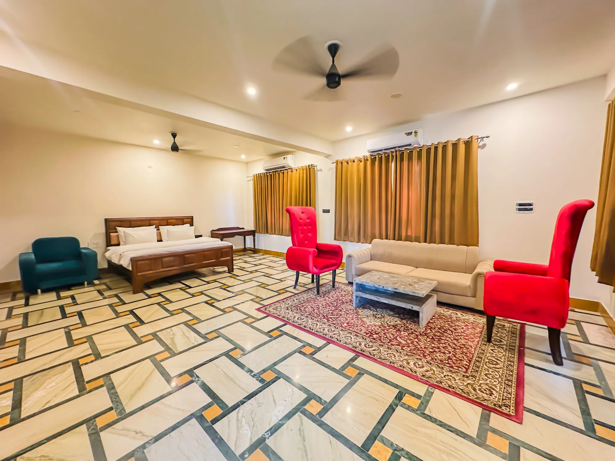 Luxury Villa Bedroom & Suite