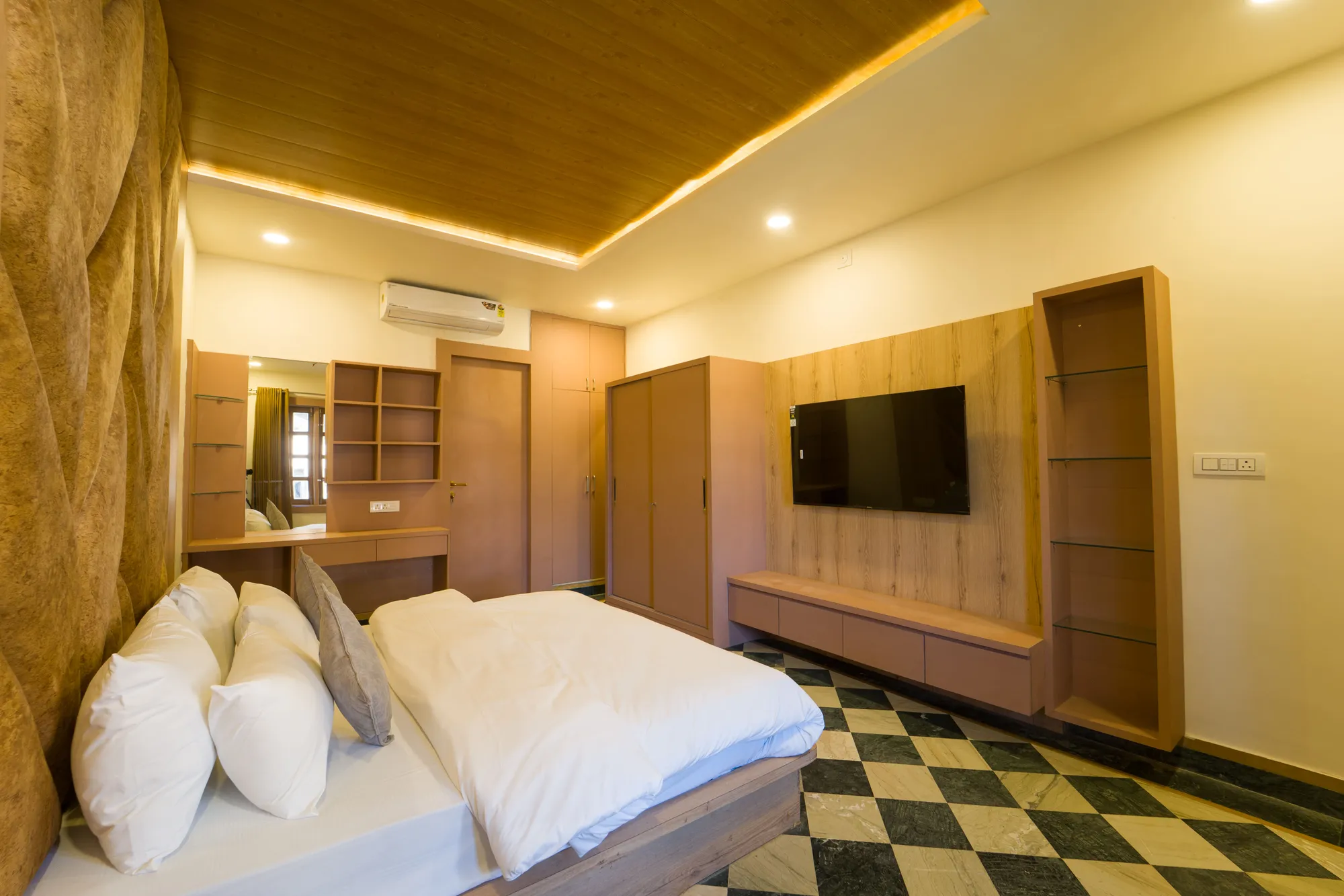 Luxury Villa Bedroom & Suite