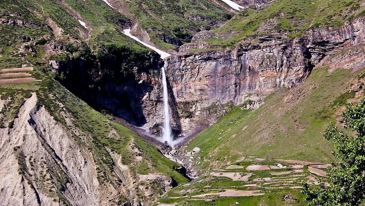 Sissu Waterfall