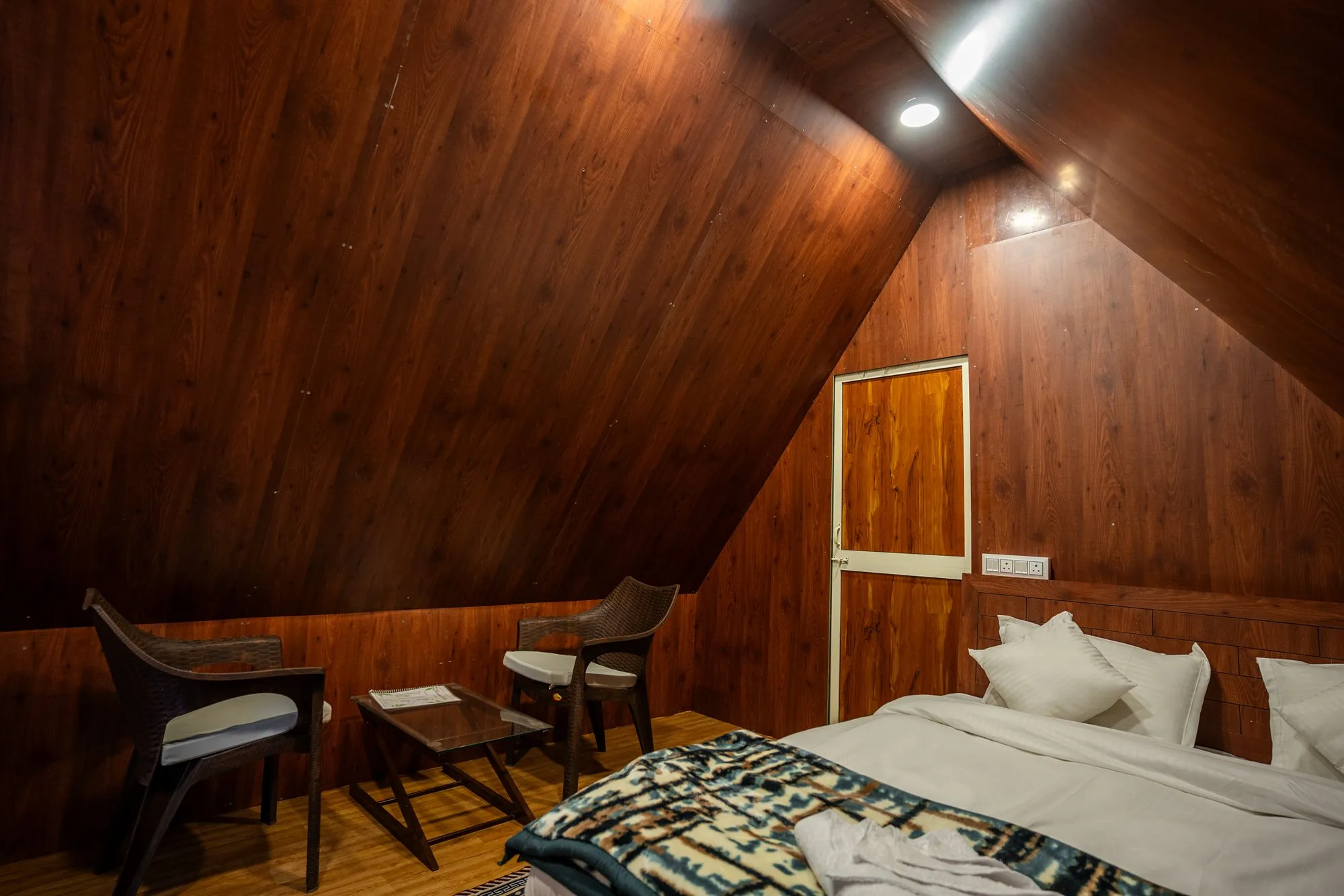 Alpine Rooms & Cottages