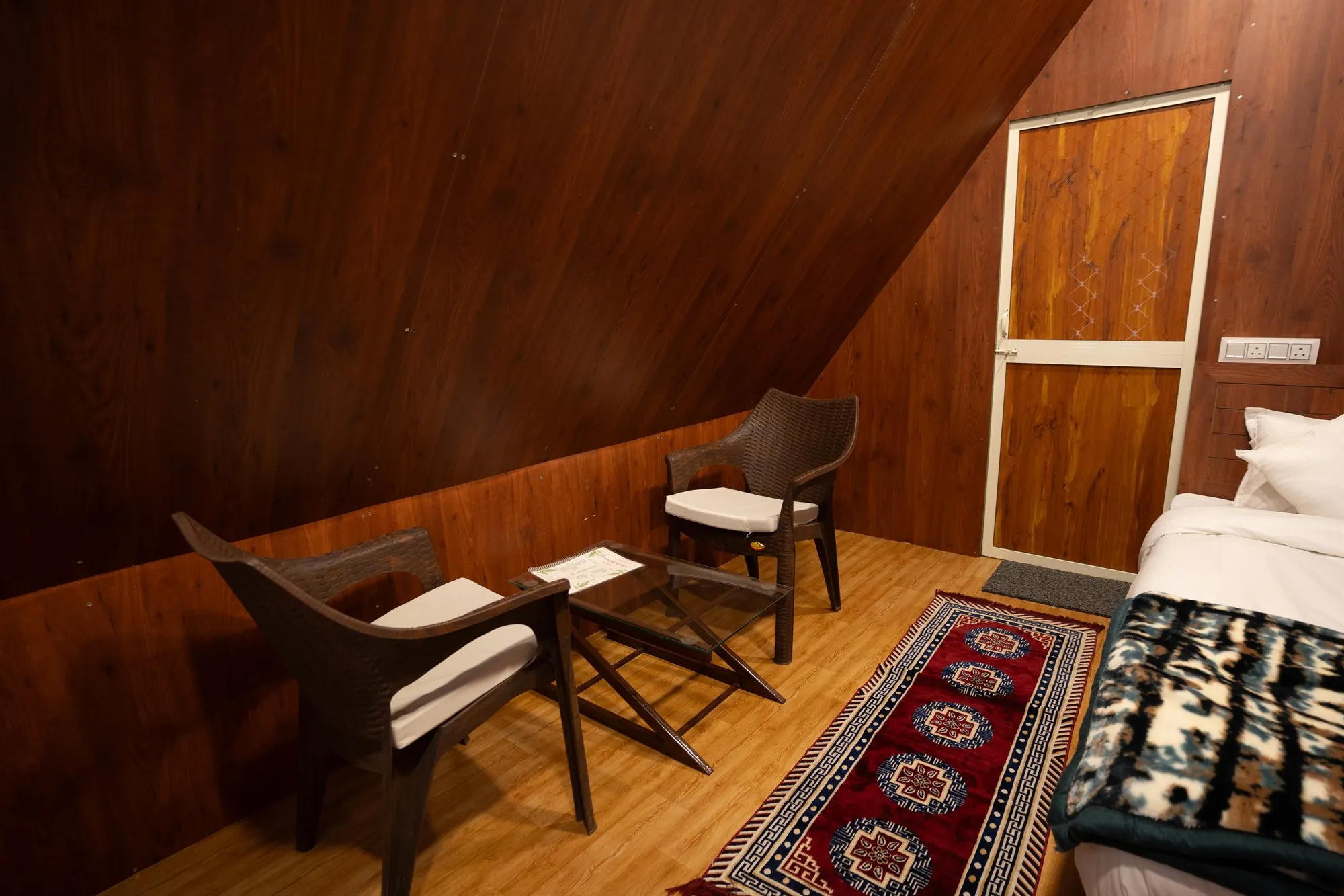 Alpine Rooms & Cottages