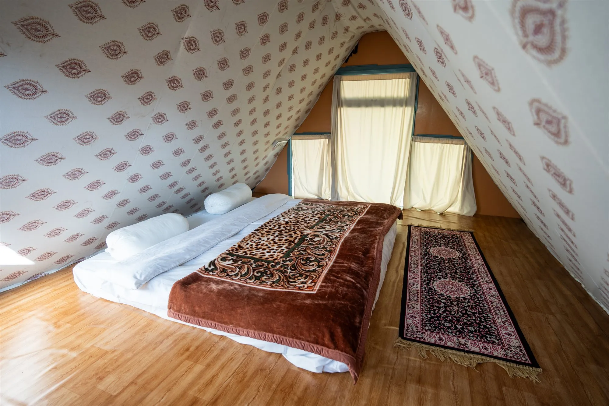 Alpine Rooms & Cottages