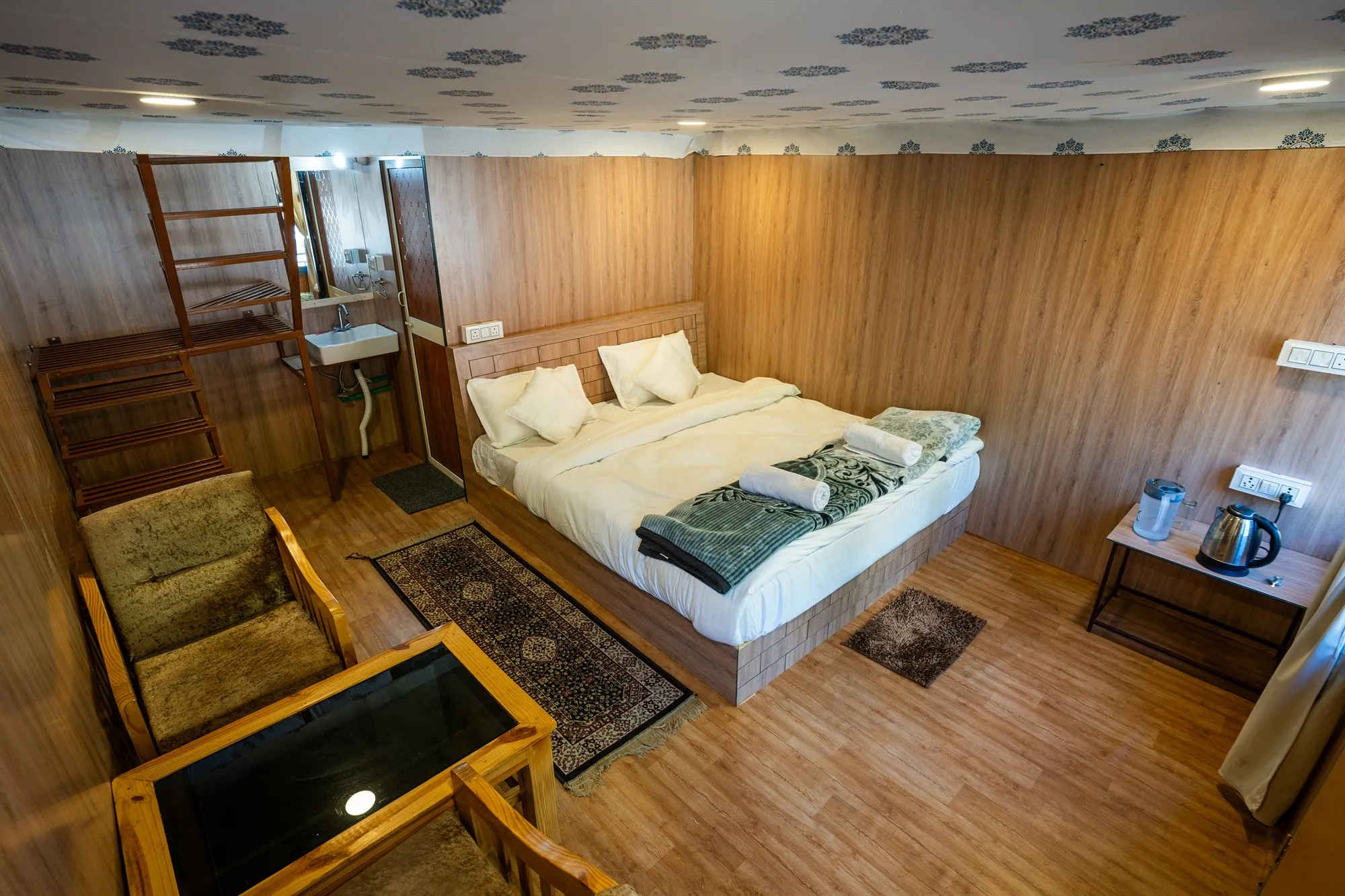 Alpine Rooms & Cottages