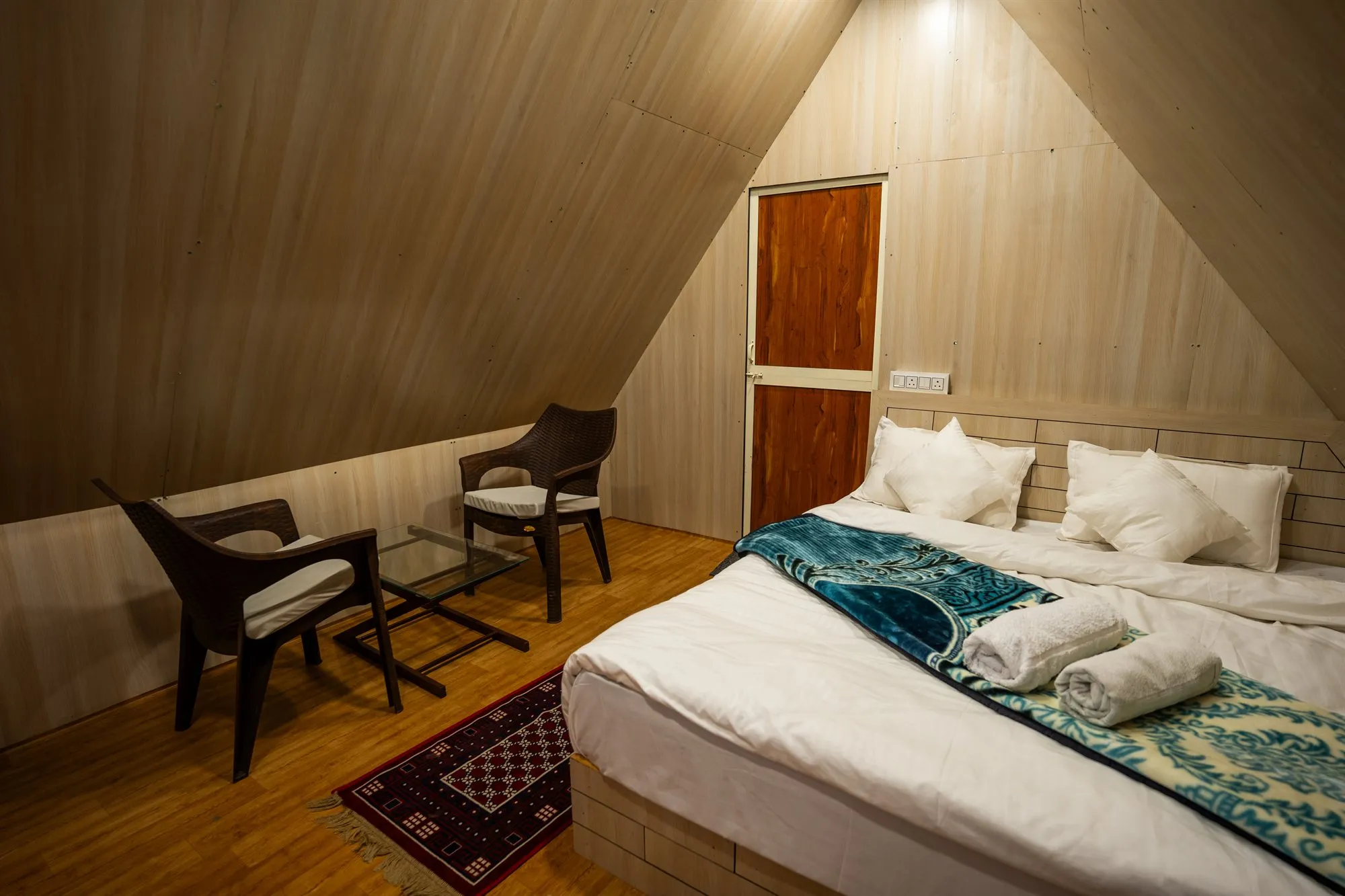 Alpine Rooms & Cottages