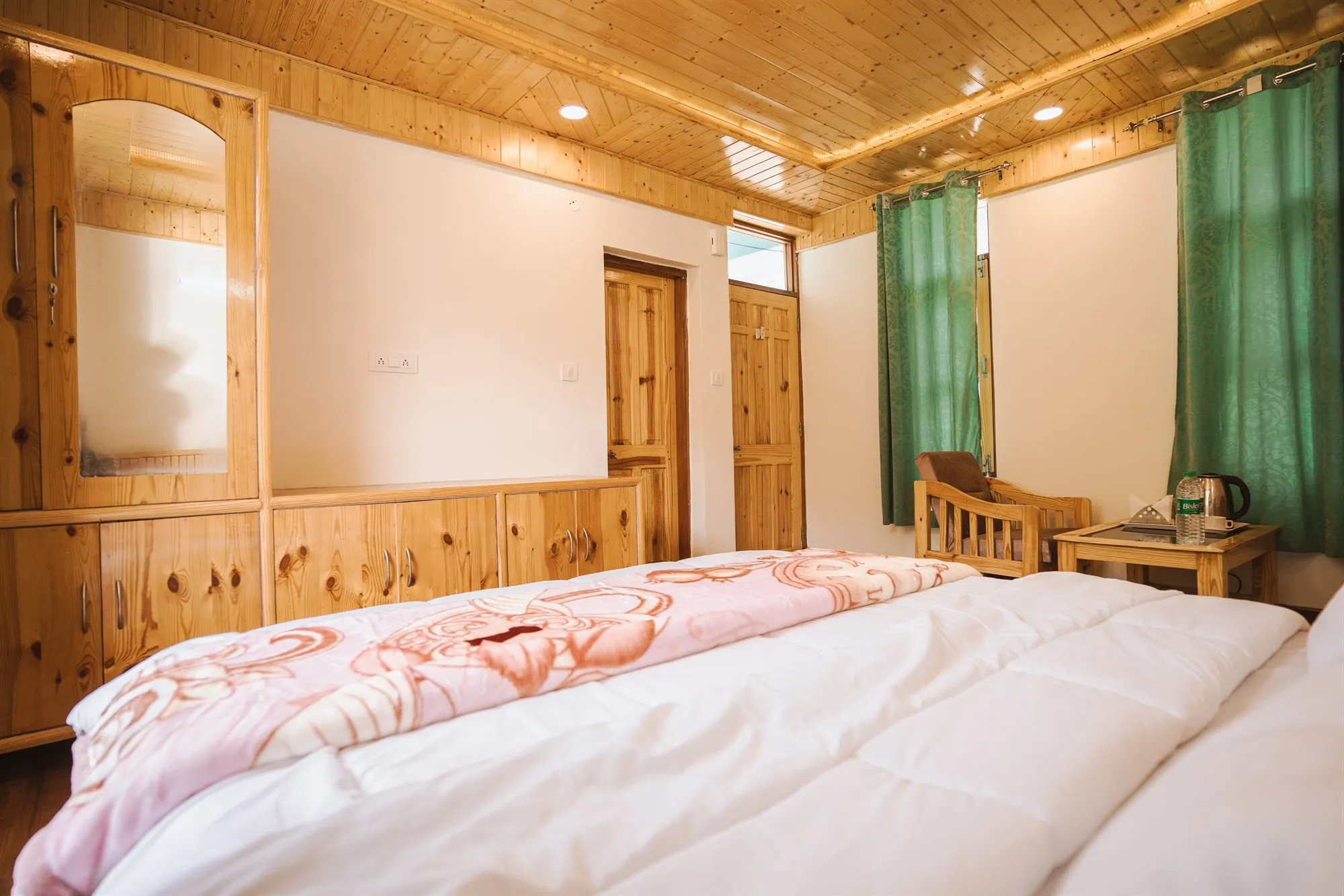 Alpine Rooms & Cottages
