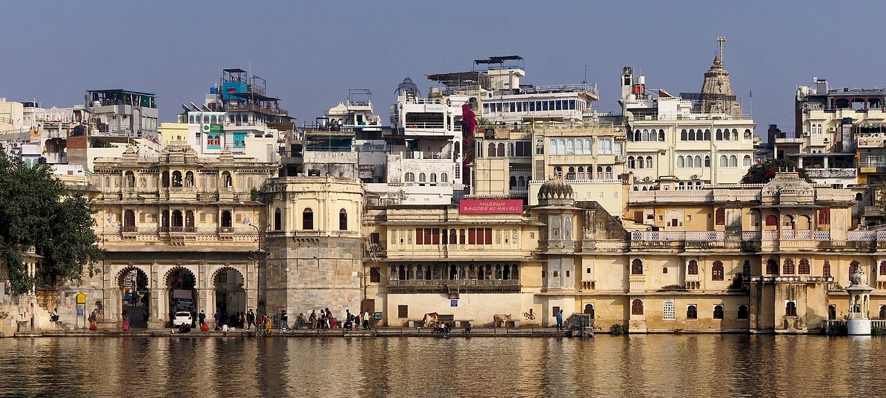 Gangaur Ghat & Old City Lanes